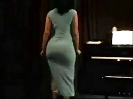 Той нарисува жена си, като чука на дивана секс клипове бг