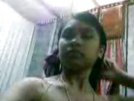 Мъжът български порно клипчета поставя момичето до стената