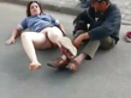 Тя български секс клипове едва прецака и изпразни блондинката си