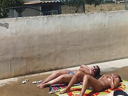 Валентина български порно филми Напи е стажант, който се радва на работния плот